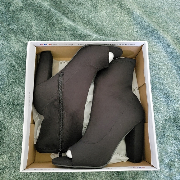 BAMBOO Shoes - ‼️Sold‼️Bamboo black heels